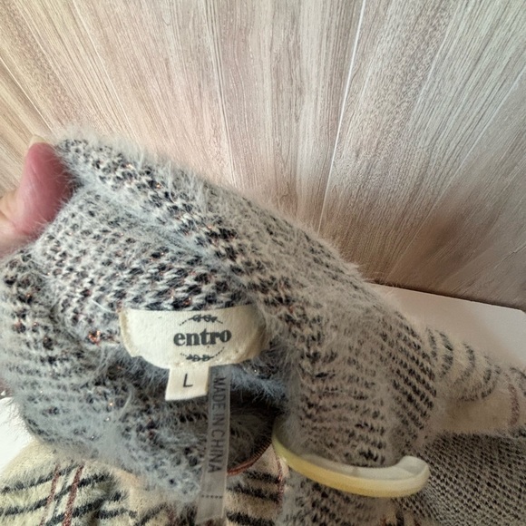 Entro Cream and Black Plaid Turtleneck Sweater - Picture 5 of 8